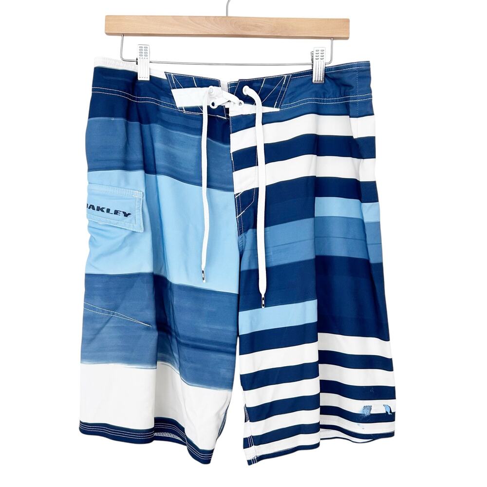 Oakley Blue Striped Board Shorts Bathing Suit Sz 32